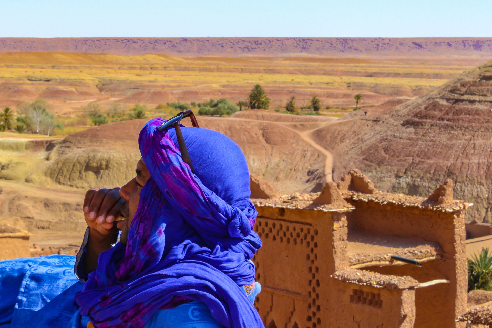 Tradiotionally dressed guide  in Ait Ben Haddou, fortified village, UNESCO world heritage site