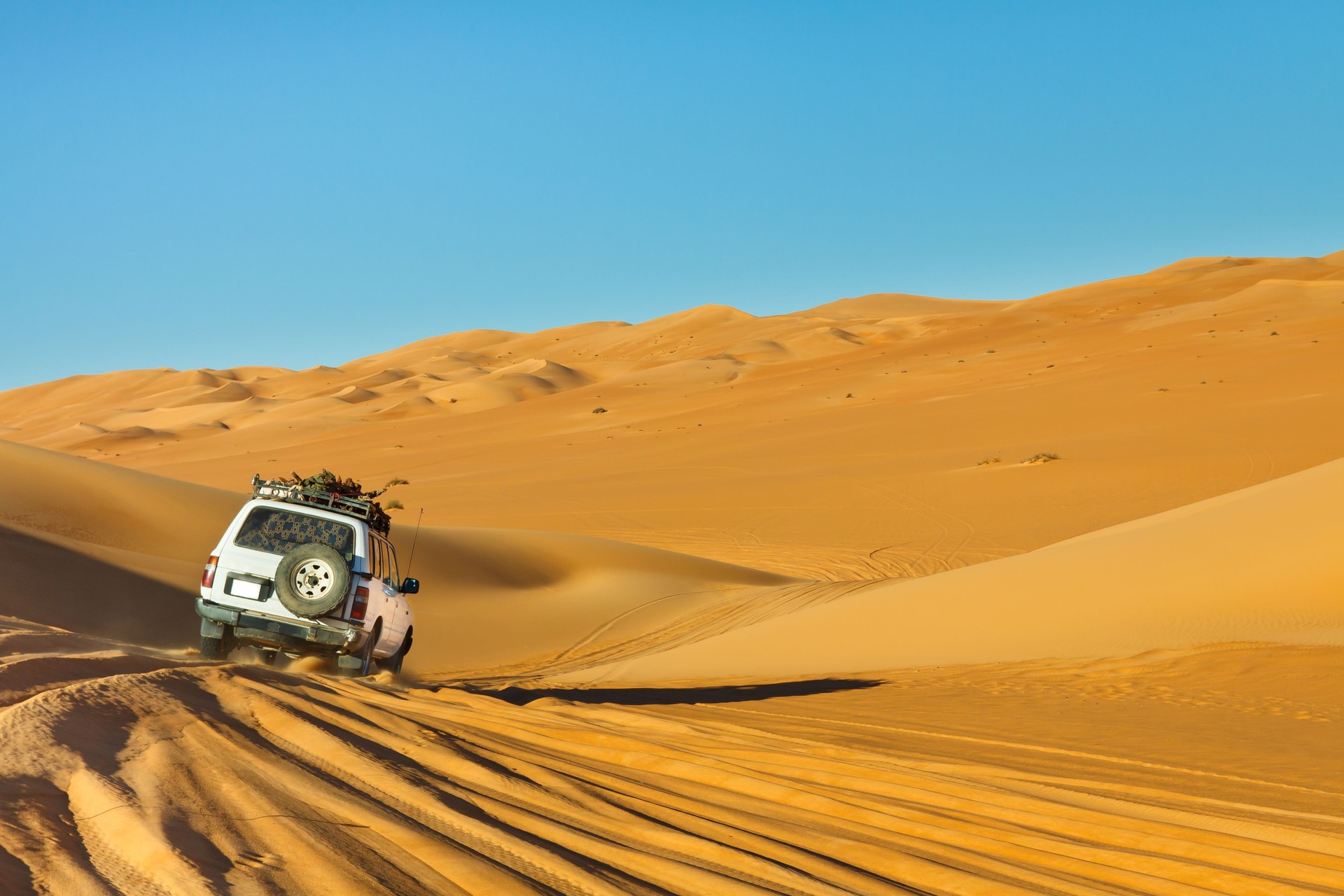 Sahara desert safari in a caravan